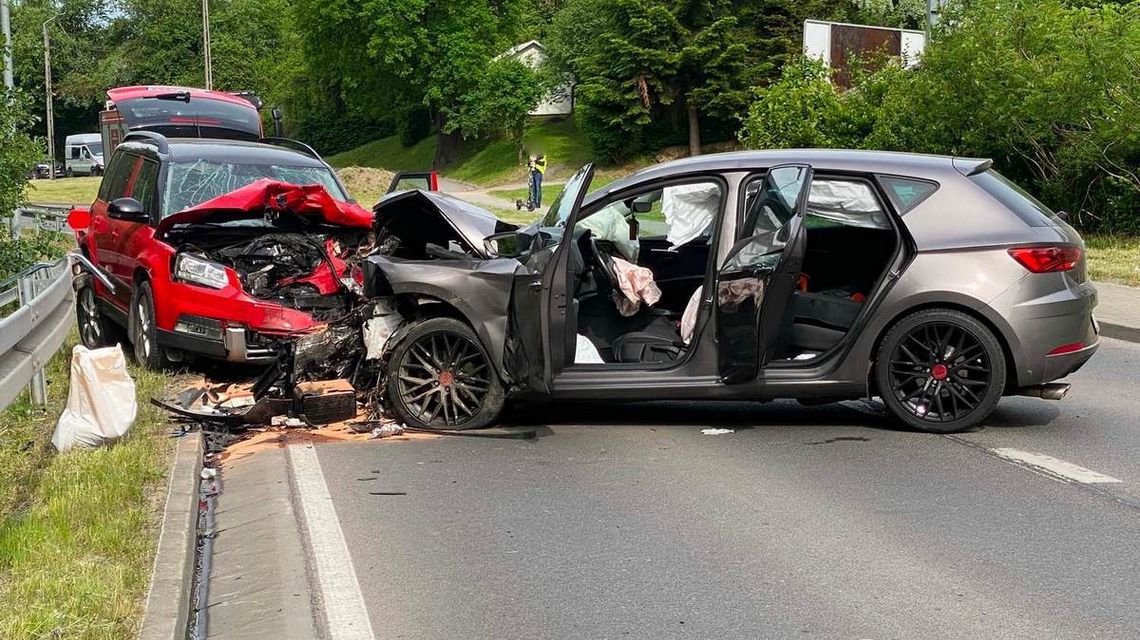 Gorlice. Wypadek na ul. Dukielskiej. Droga całkowicie zablokowana [FOTO/VIDEO]