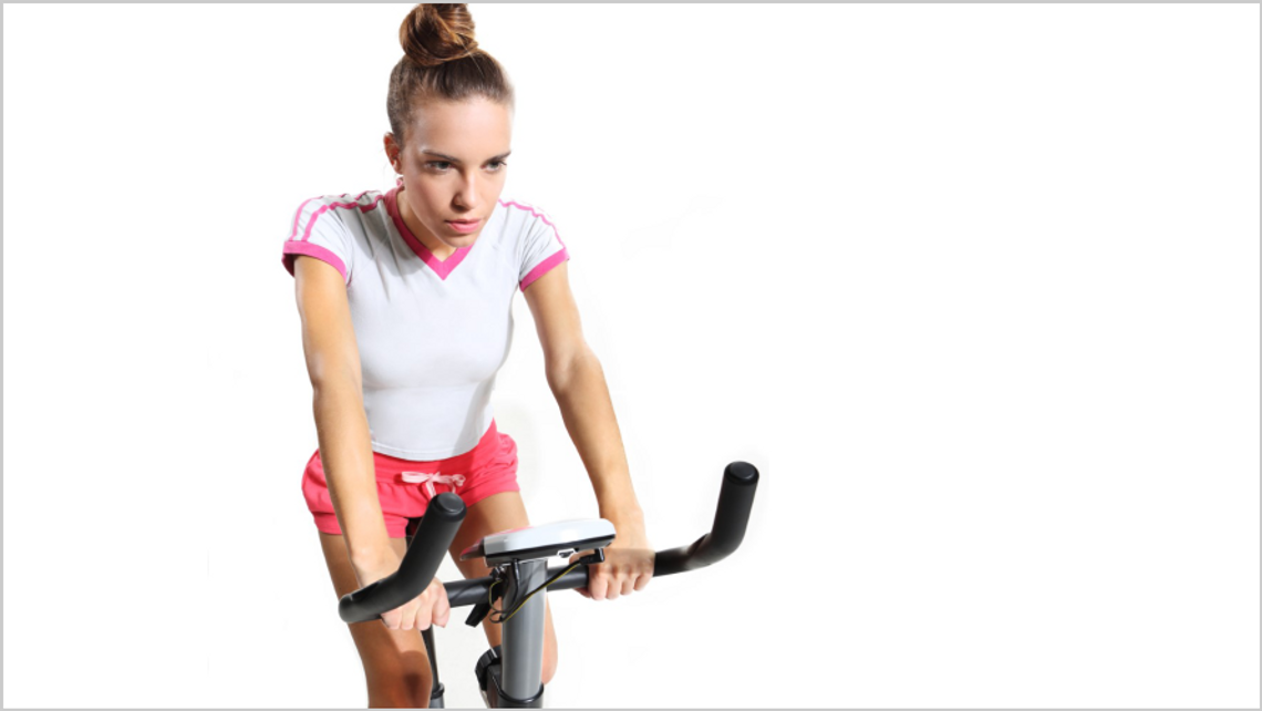Jak skutecznie schudnąć ćwicząc na rowerze stacjonarnym?