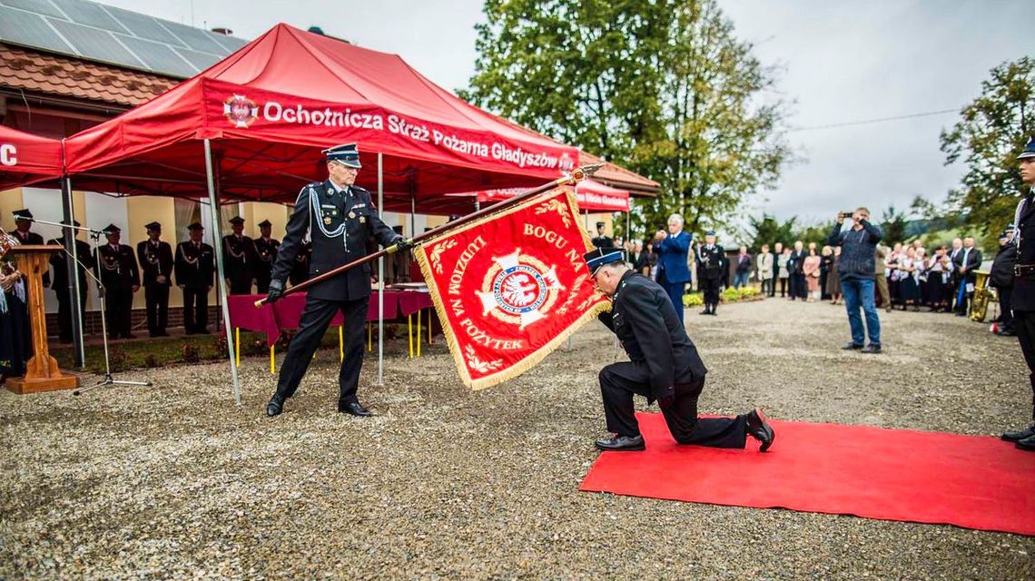 Jednostka OSP w Gładyszowie ma już swój sztandar [FOTO]