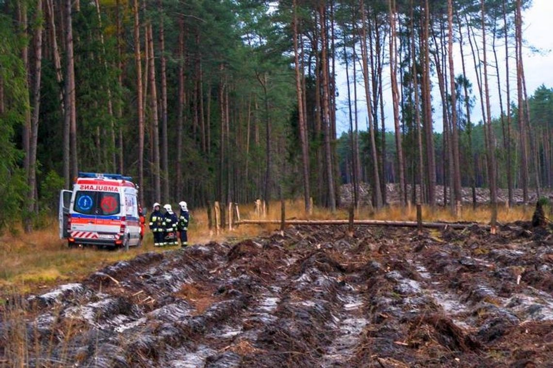 Klimkówka. Podczas prac w lesie doszło do tragedii. Zginął 46-letni pilarz.