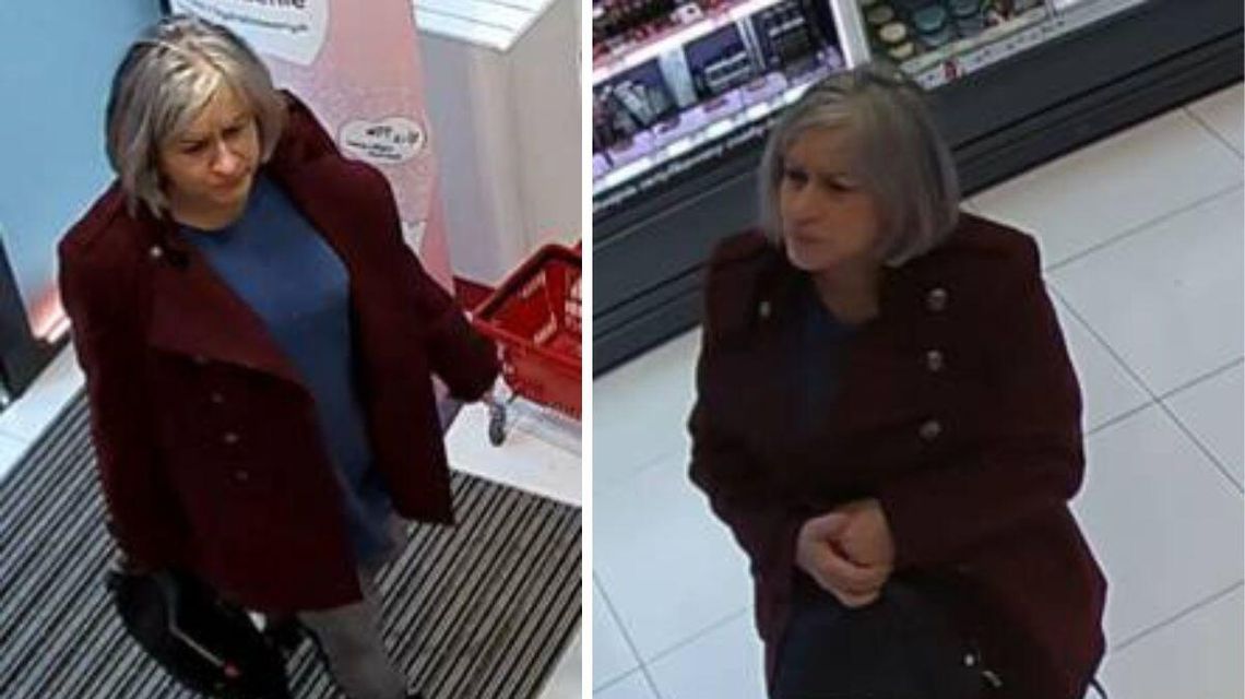 Kobietę podejrzewa się o okradanie drogerii. Policja publikuje jej wizerunek zdjęcie przedstawia kobietę chodzącą po sklepie