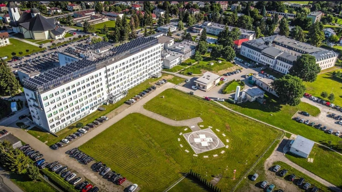 Kolejne zmiany w szpitalu. Oddział tymczasowo przeniesiony Budynek szpitala w Gorlicach – widok z lotu ptaka
