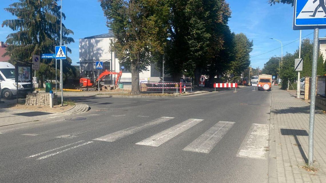 Kolejny etap remontu pod Dukatem. Znika przejazd, z którego korzystali kierowcy droga z pojazdami