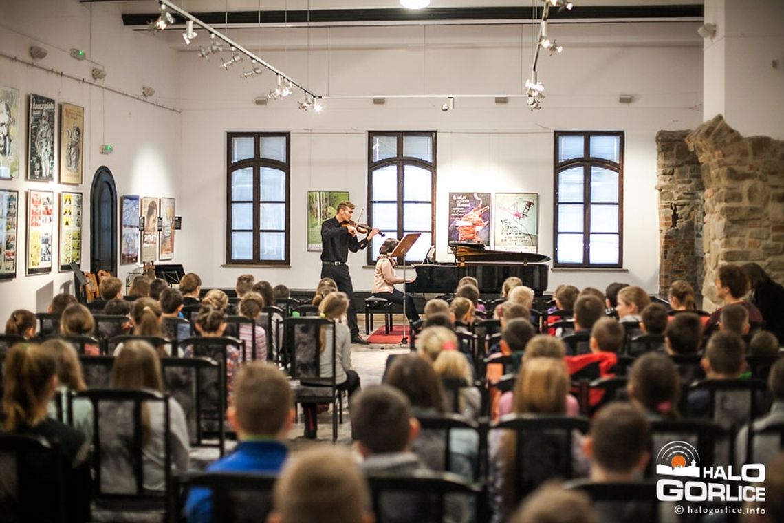 Koncert edukacyjny dla młodzieży