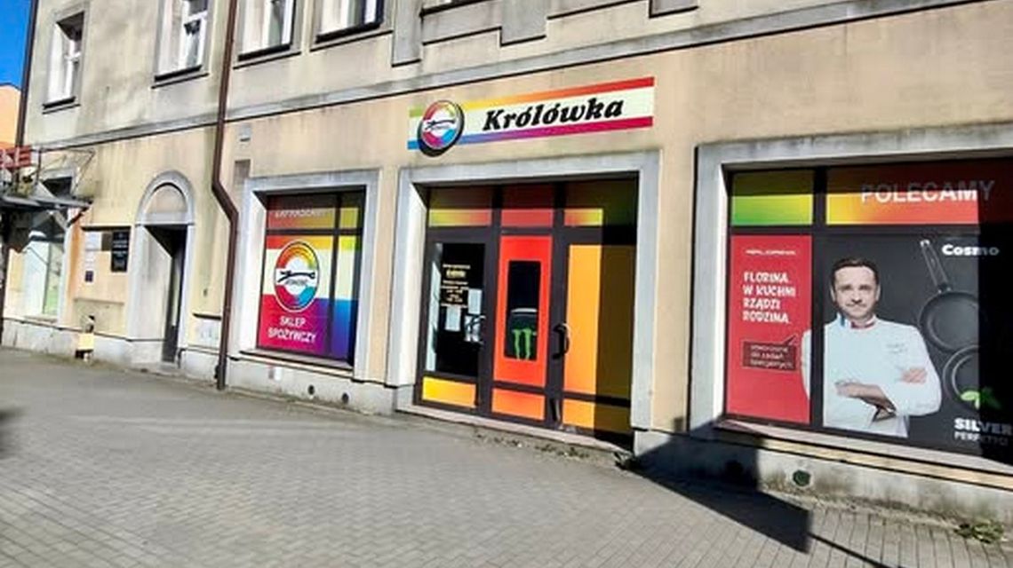 Królówka podzieliła los Marysi. Mieszkańcy żegnają kolejny znany sklep w Gorlicach zdjęcie przedstawia witrynę sklepu w budynku
