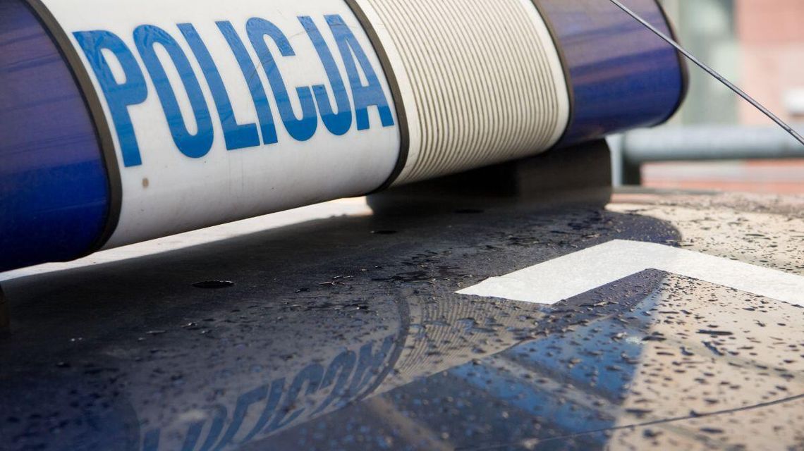 zdjęcie przedstawia dach policyjnego radiowozu