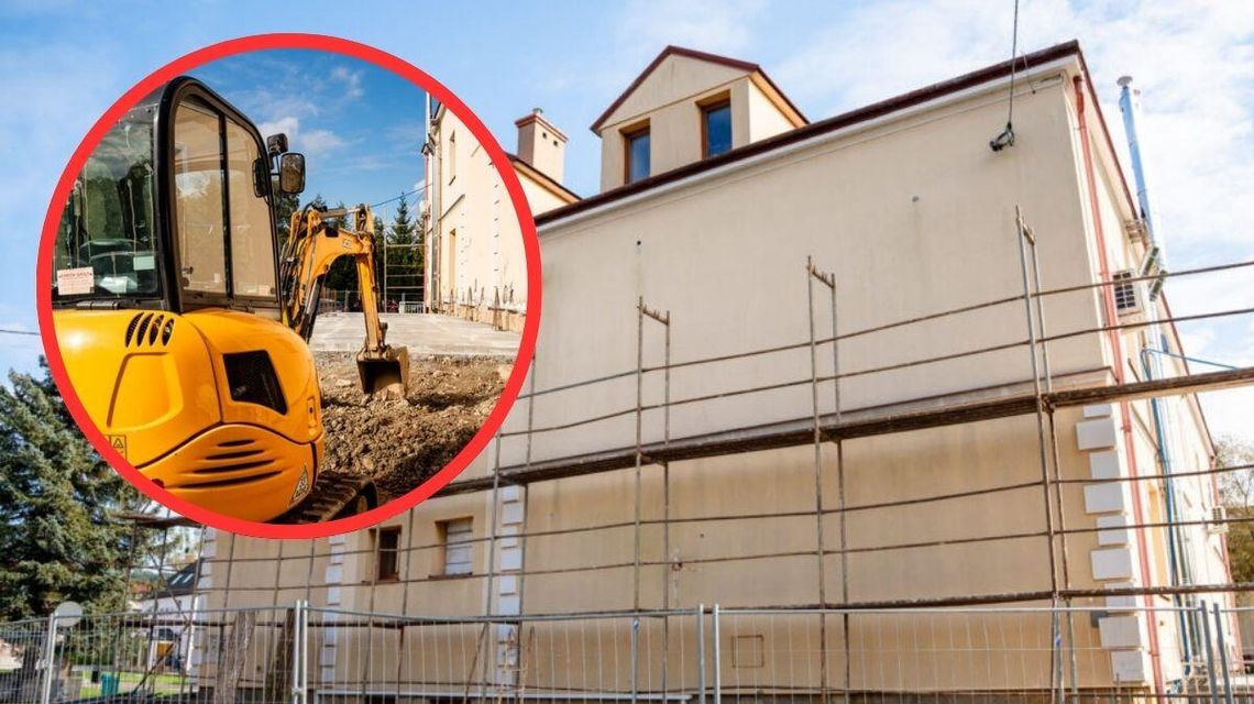 Zdjęcie przedstawia budynek GOK w Łużnej w trakcie remontu.