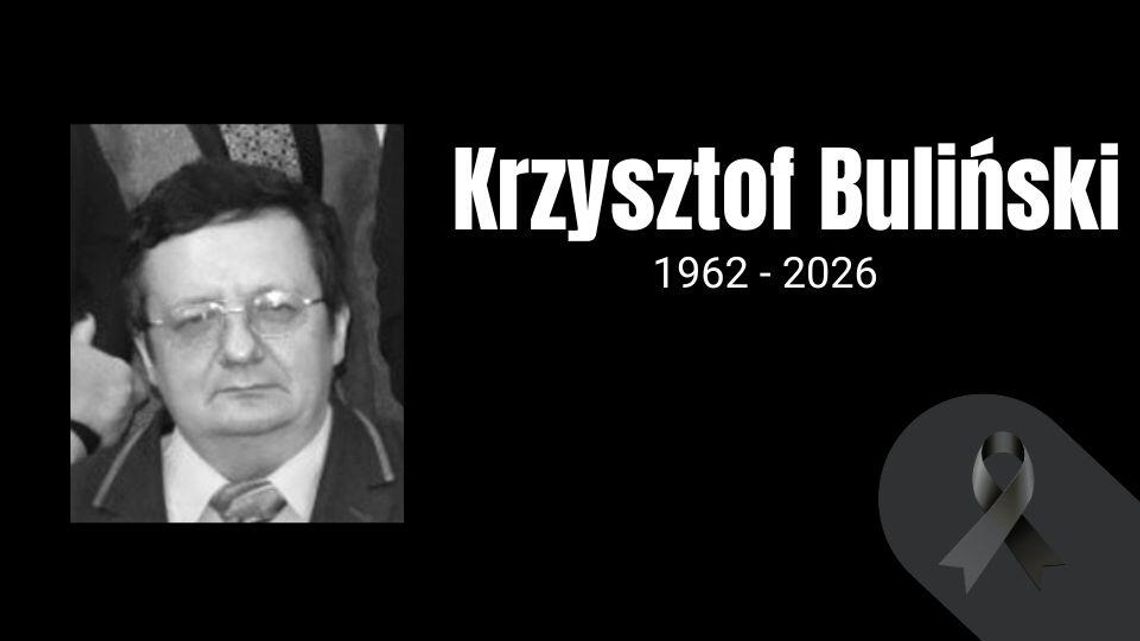 zdjęcie przedstawia czarno-biały portret mężczyzny