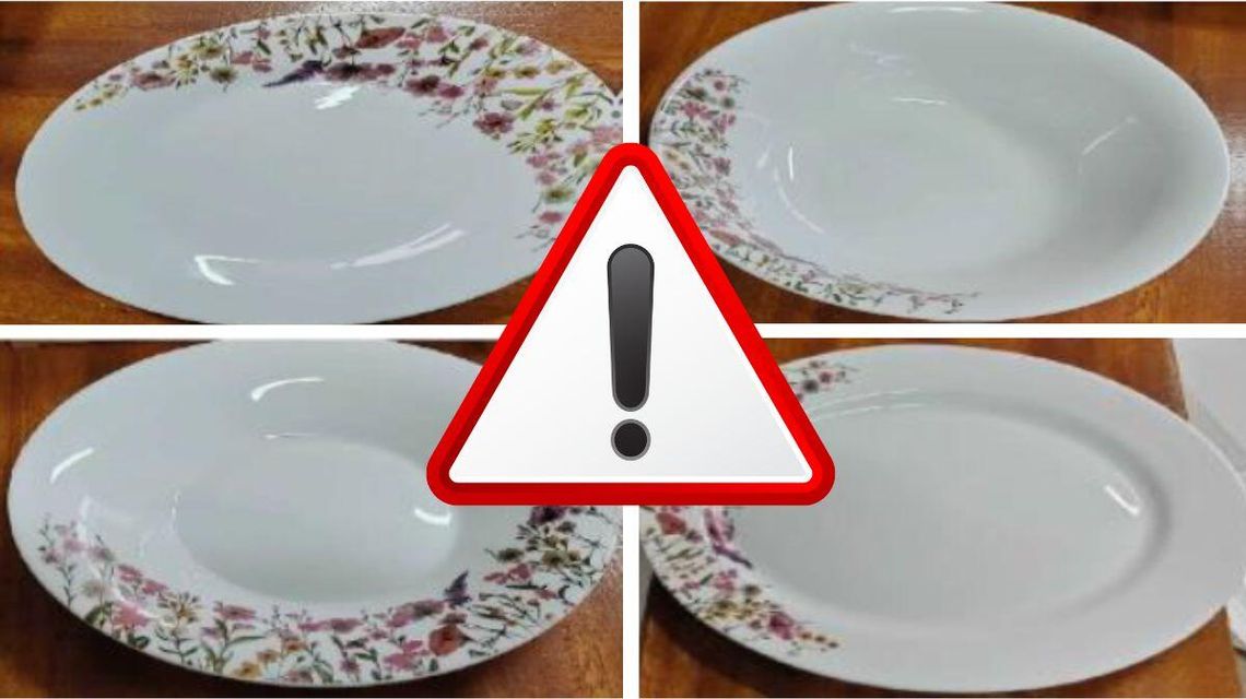 zdjęcie przedstawia porcelanowe talerze i wykrzyknik na środku