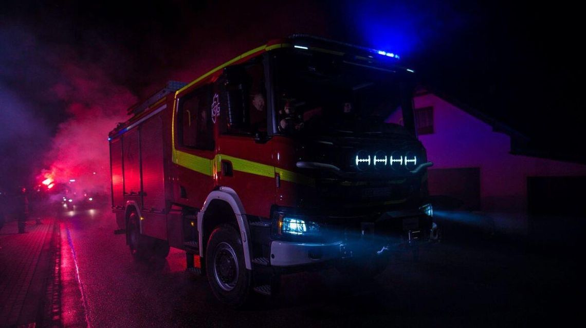 Kolejne nowe wozy dla strażaków ochotników z powiatu gorlickiego. Kosztują fortunę Zdjęcie przedstawia pojazd straży pożarnej