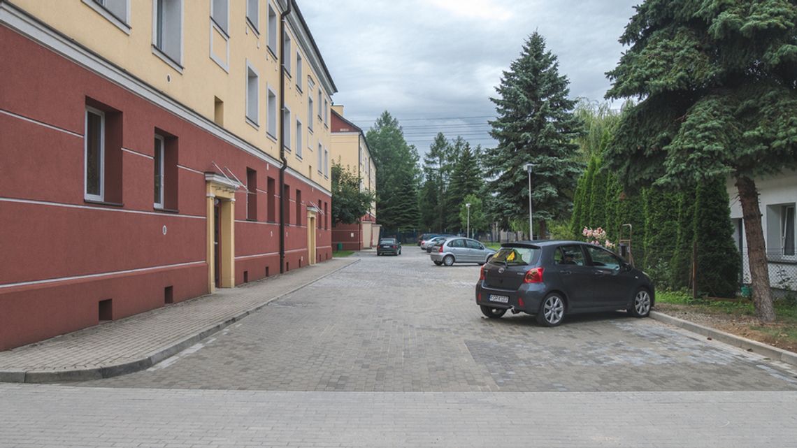 Oni już korzystają: odnowione miejsca parkingowe przy ul. Michalusa