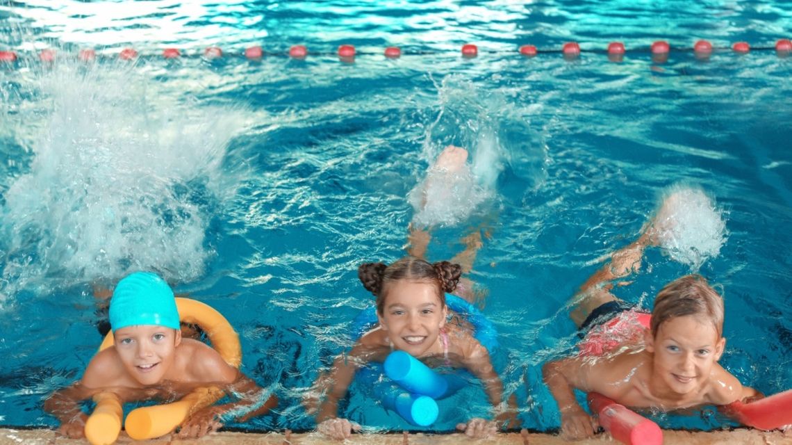 Dzieci w basenie