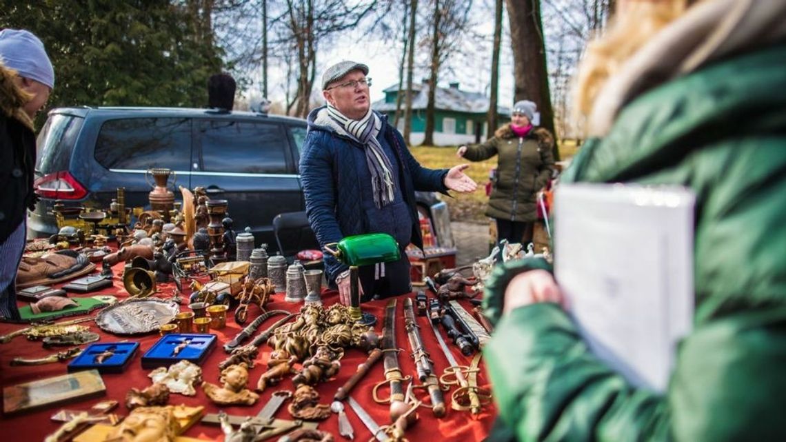 Pierwszy, noworoczny pchli targ w Pałacu Długoszów [FOTO]