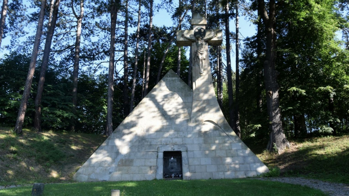 Piramidę Skrzyńskich w Zagórzanach czeka wielka przyszłość. Część 1
