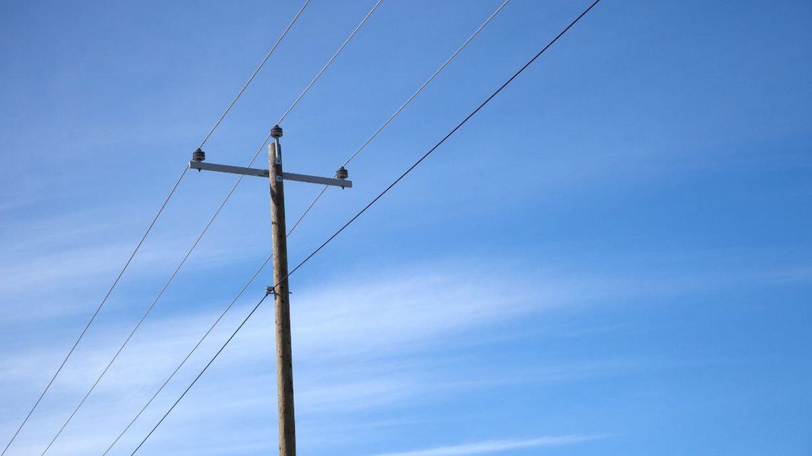 zdjęcie przedstawia słup energetyczny