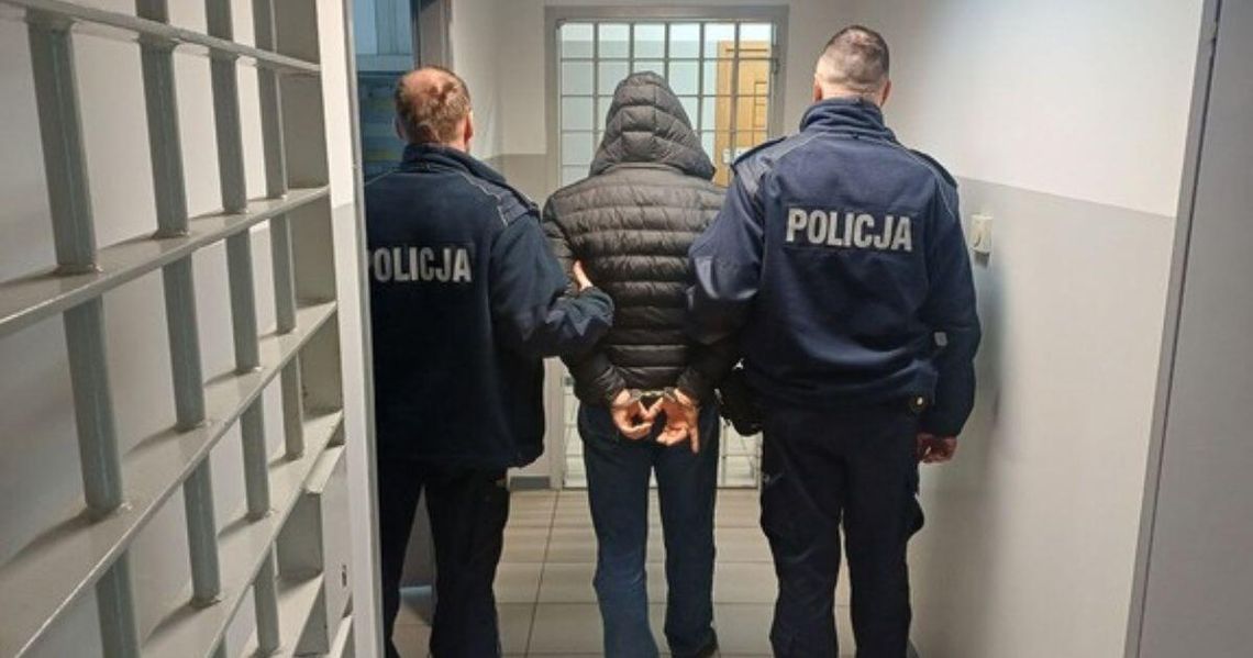 zdjęcie przedstawia zatrzymanego meżczyzne