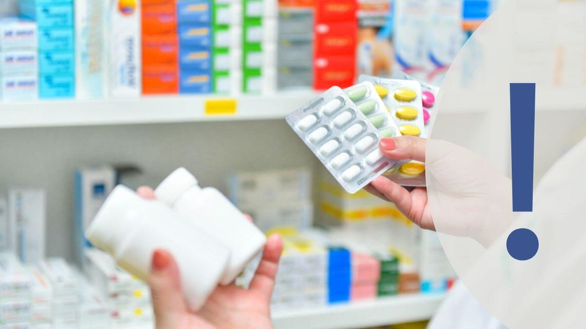 zdjęcie przedstawia wnętrze apteki