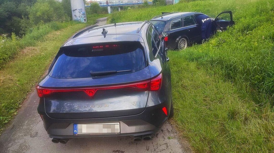 Zdjęcie przedstawia zdjęcie z pościgu