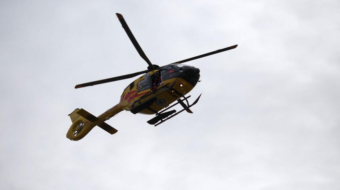 Przy szpitalu będą mogły lądować ciężkie śmigłowce, nawet te wojskowe zdjęcie przedstawia śmigłowiec w locie