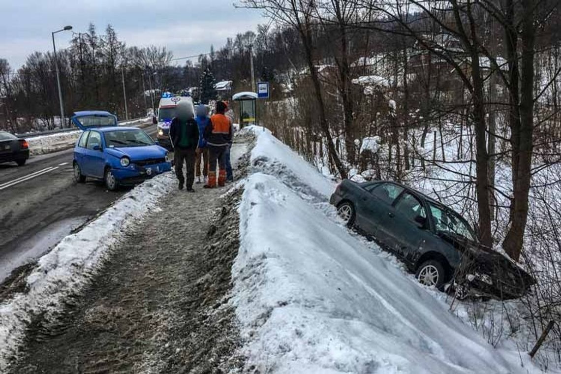 Ropica Górna: zderzenie volkswagena i audi AKTUALIZACJA