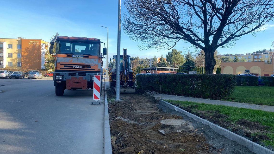 Zdjęcie przedstawia remont ulicy