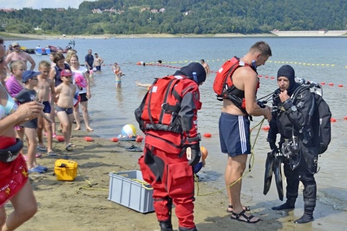 Słońce, woda, konkursy z nagrodami i wiedza przemycana w nietypowych pokazach