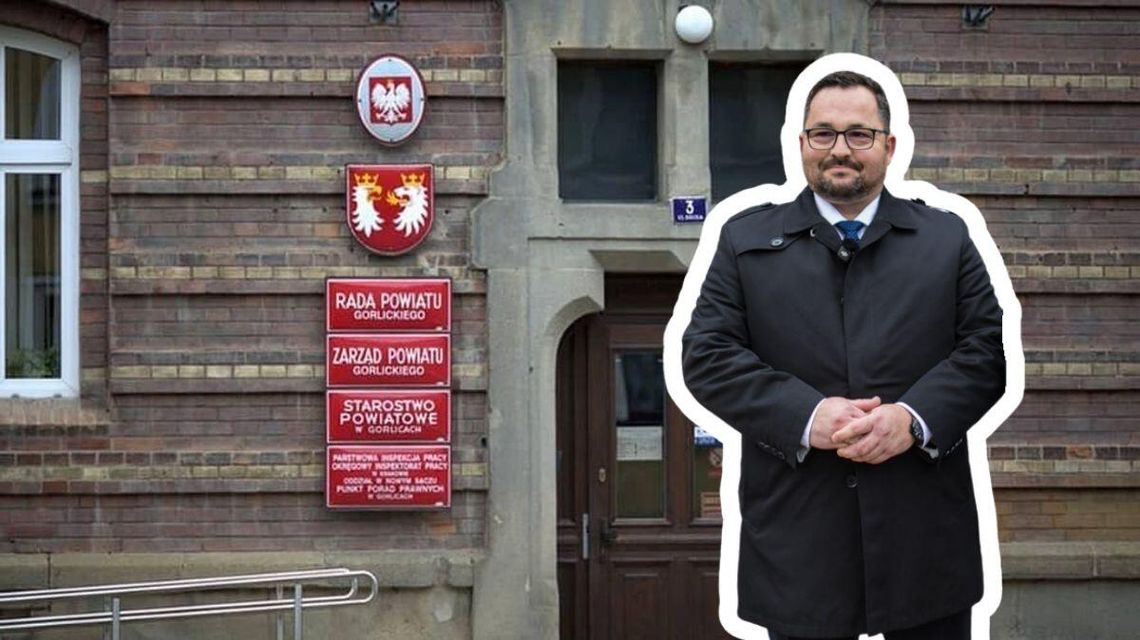 Starosta będzie zarabiał o ponad tysiąc złotych więcej dzięki rozporządzeniu. 12 radnych było „za” zdjęcie przedstawia wejście do budynku, na pierwszym planie mężczyzna pod krawatem i w płaszczu