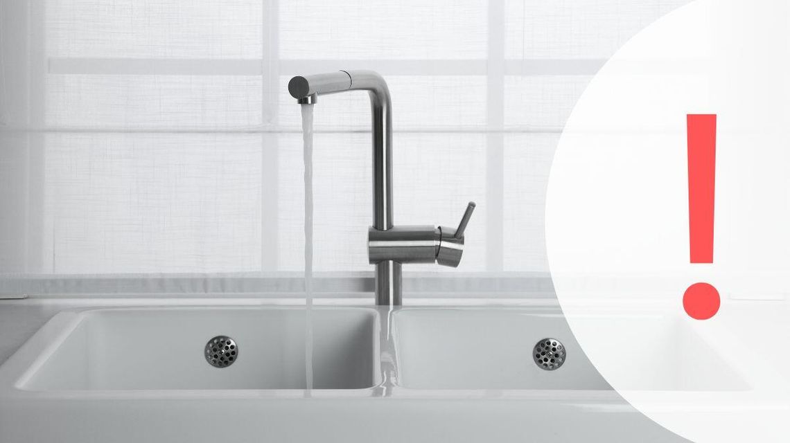 zdjęcie przedstawia kran z wodą