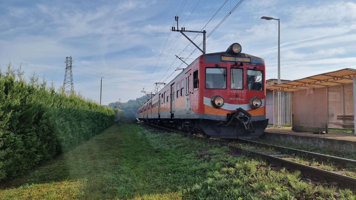 Studenci z Gorlic mają powód do zadowolenia. Nowe połączenie już wkrótce pociąg na stacji