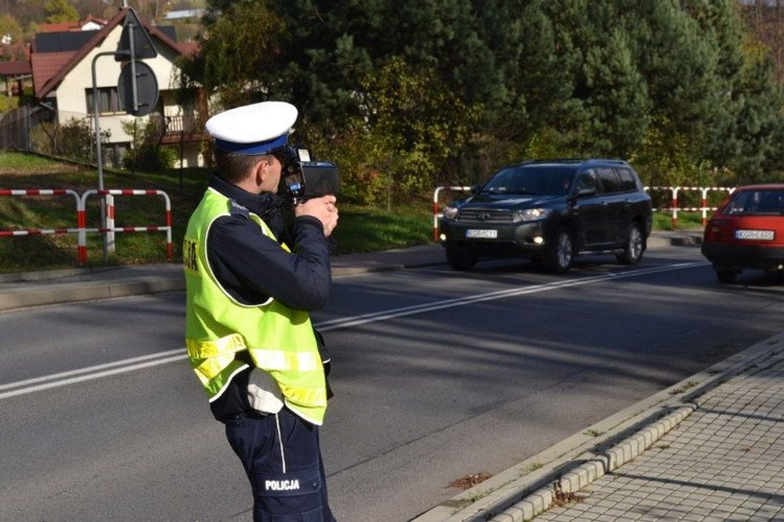 Trwa Akcja Znicz. Na patrolu z drogówką posypały się mandaty.