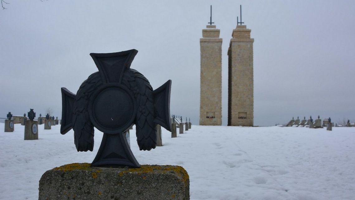 Unikatowy monument. Tak wygląda dziś cmentarz nr 118 w Staszkówce [FOTO]