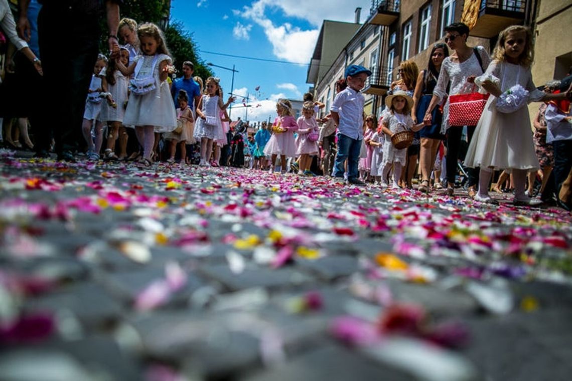 W liturgii i procesji Bożego Ciała wzięły udział tłumy Gorliczan