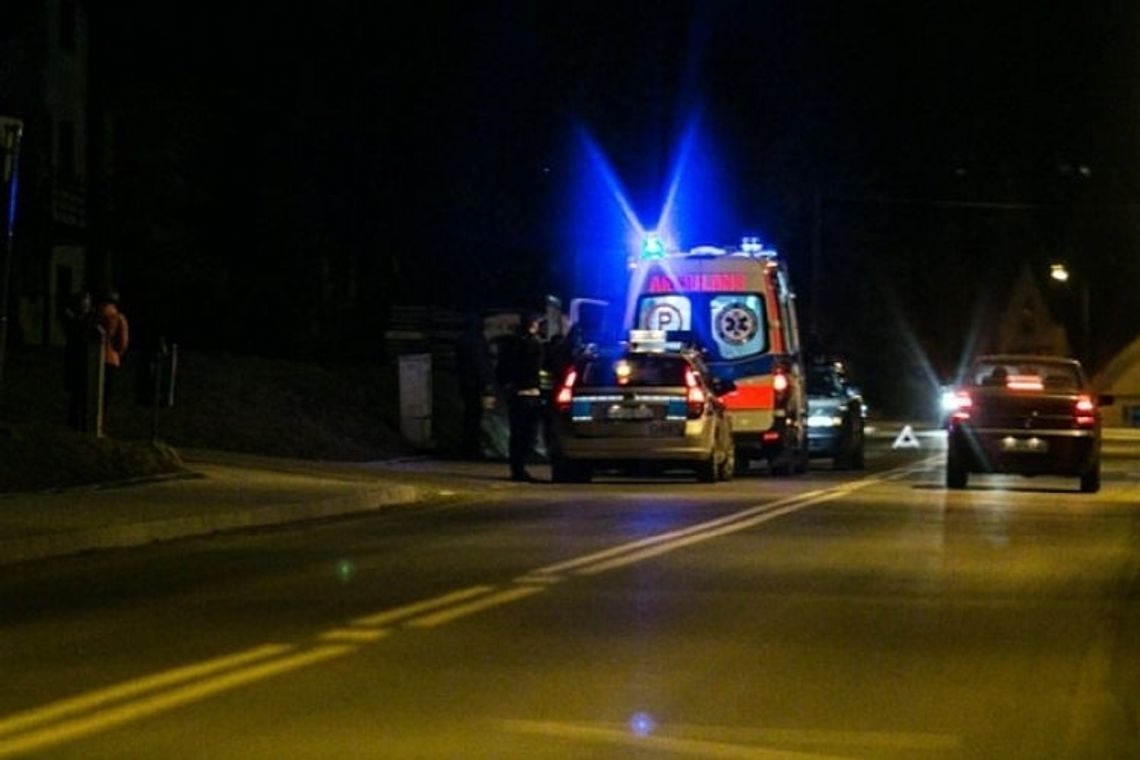 W Zdyni chevrolet stoczył się i uszkodził trzy osobówki, a w Bieczu dachował volkswagen