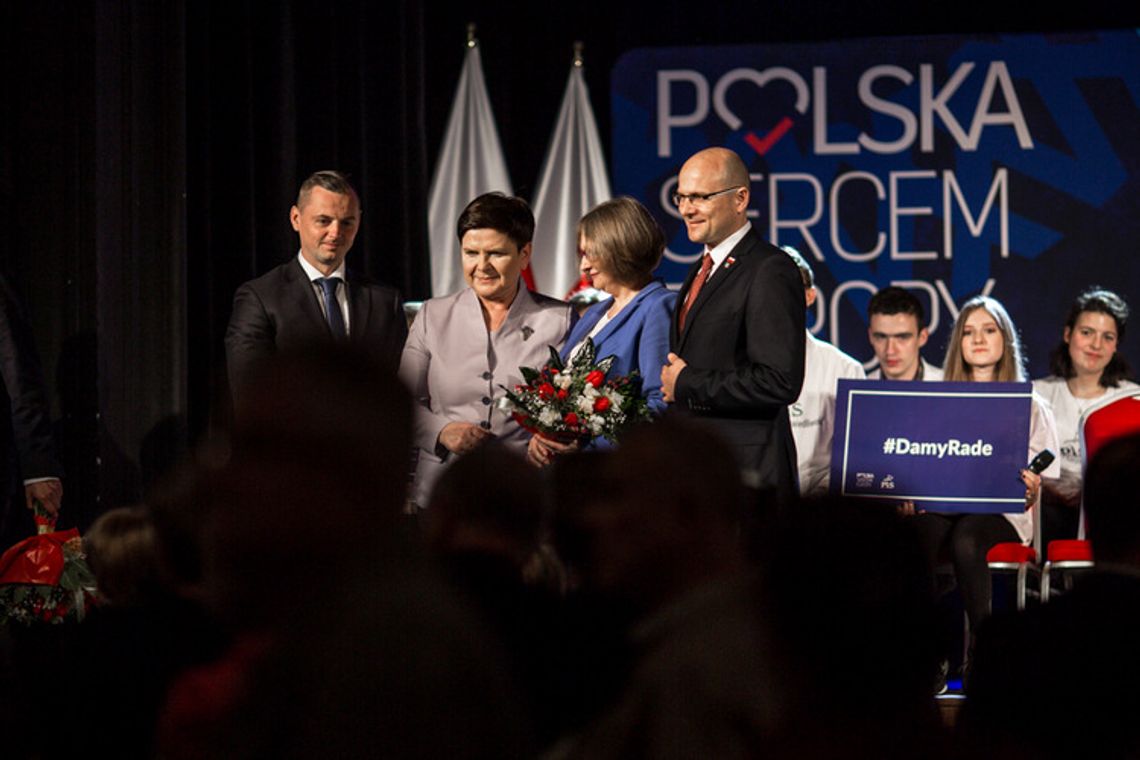 Wczoraj Andrzej Szejna, dziś Beata Szydło. Politycy w kampanijnym natarciu.