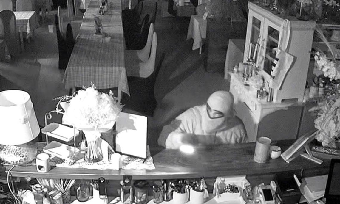 zdjęcie przedstawia sprawców kradzieży z włamaniem