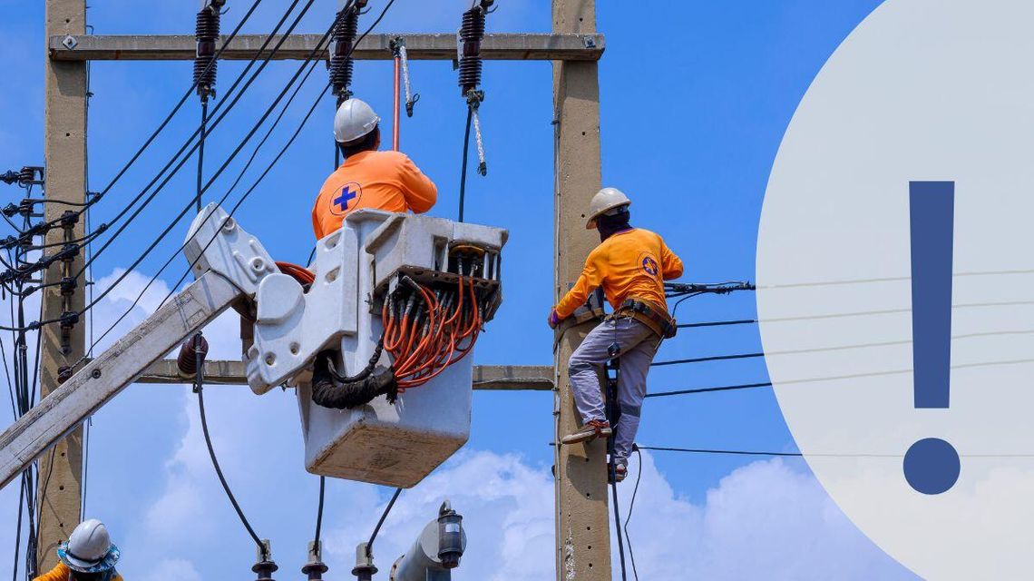 Wyłączą prąd w Gorlicach i kilku innych miejscowościach. Lepiej wiedzieć gdzie zdjęcie przedstawia słup energetyczny i pracowników