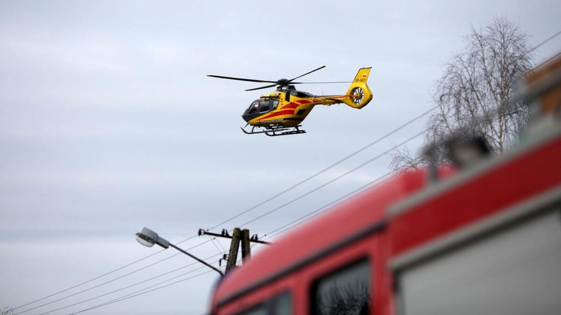 zdjęcie przedstawia helikopter LPR w powietrzu
