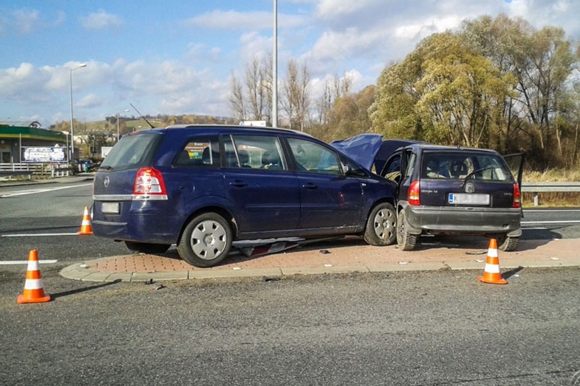 Zderzenie dwóch Opli w Bieczu