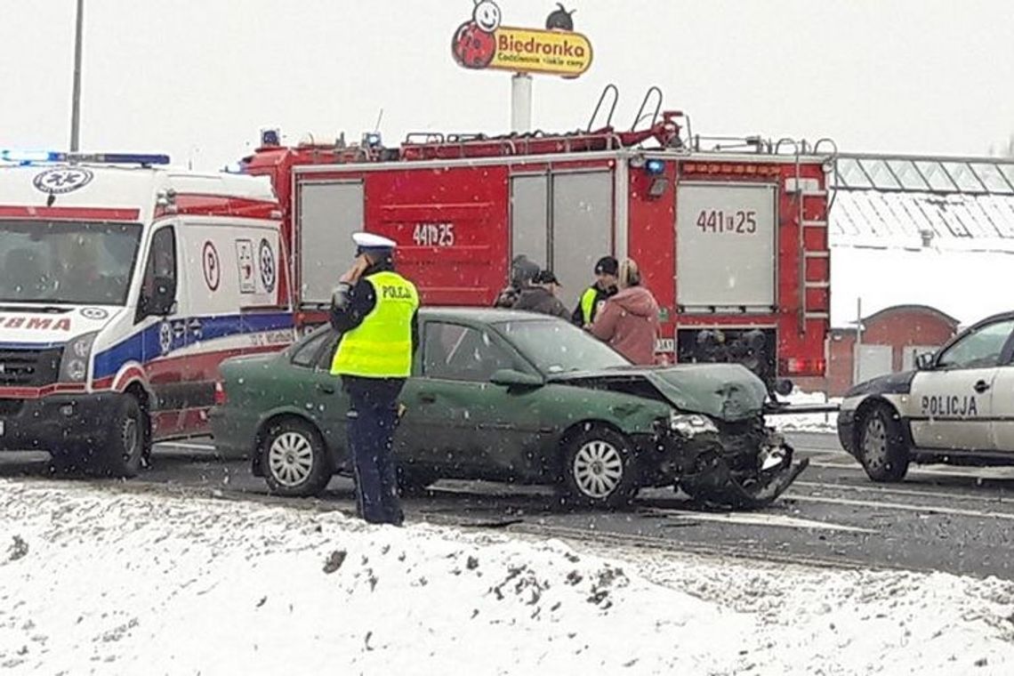 Zderzenie pojazdów obok Jarmarku Pogórzańskiego. Jedna osoba ranna.