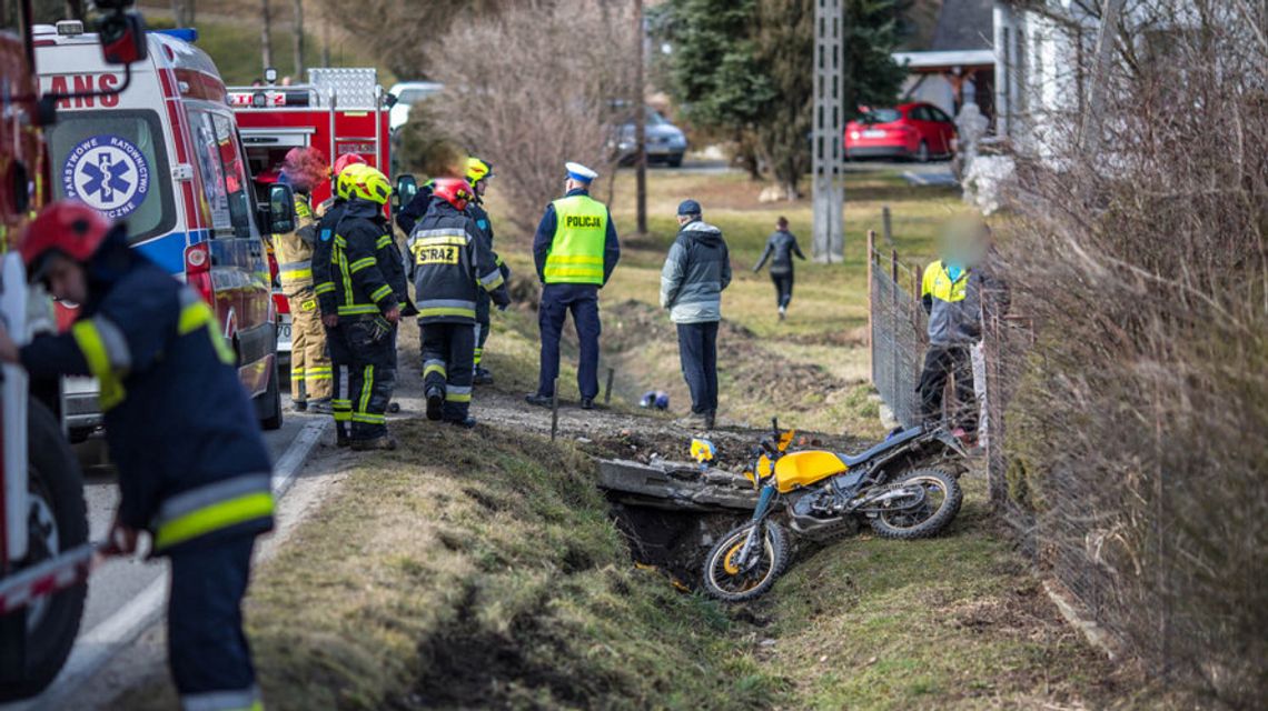 Zmarł motocyklista ranny w sobotnim wypadku w Moszczenicy