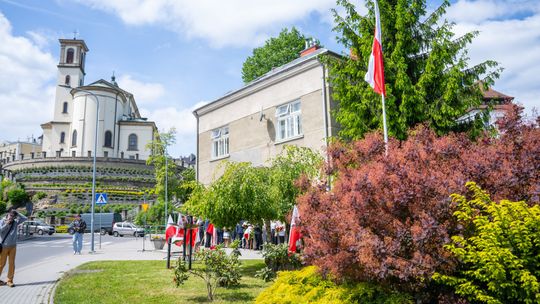 zdjęcie przedstawia plakat promujacy wydarzenie -  81. Rocznica zakończenia II wojny światowej