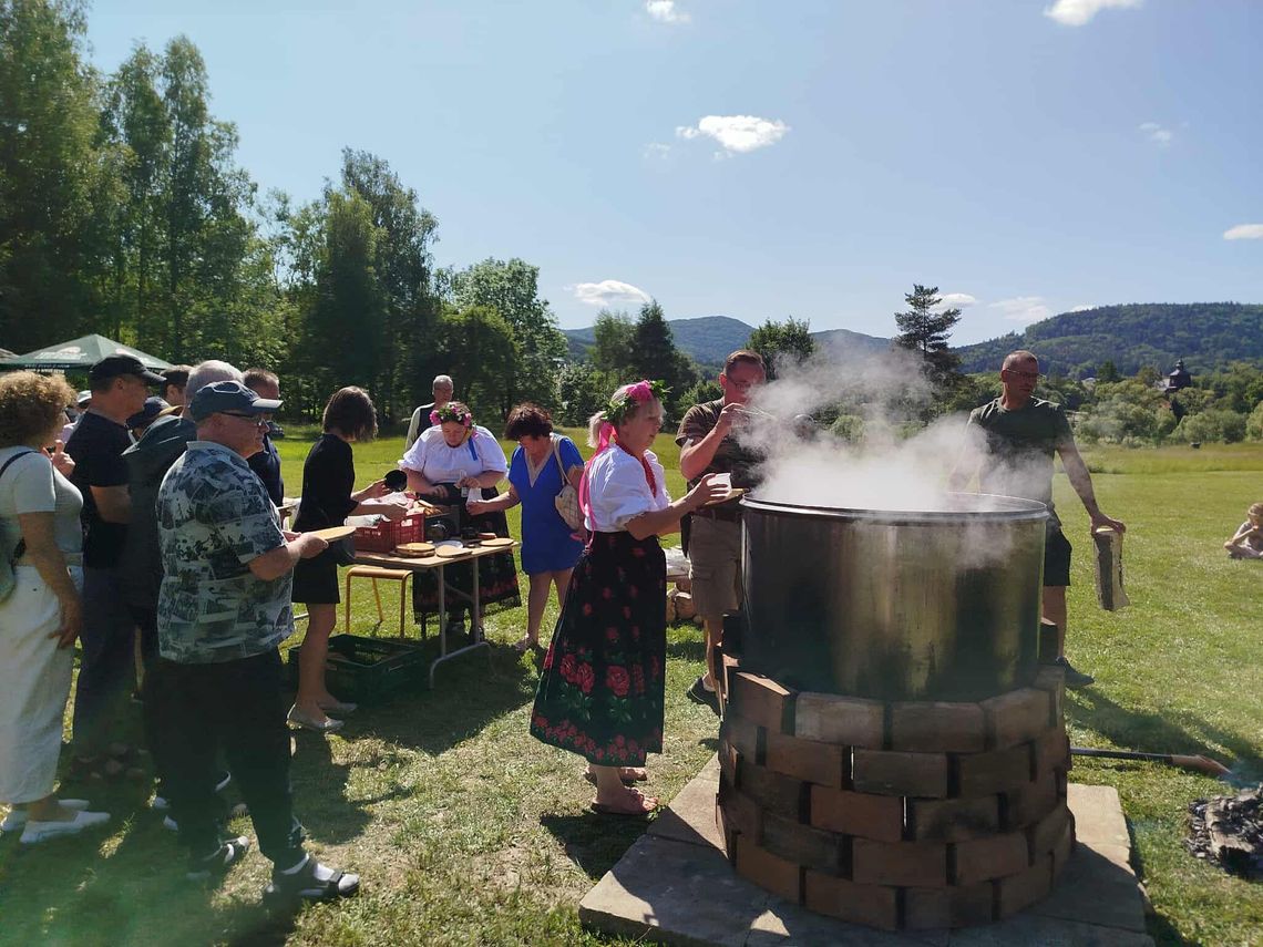 zdjęcie przedstawia plakat promujacy wydarzenie - Cuda Wianki Dziki Gulasz