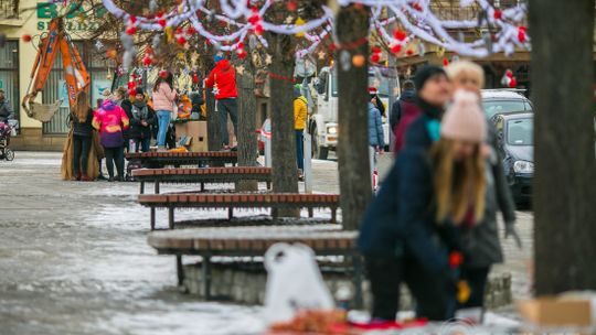 Gorlicki Rynek stroi się na święta [ZDJĘCIA]