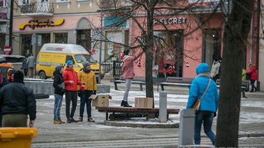 Gorlicki Rynek stroi się na święta [ZDJĘCIA]