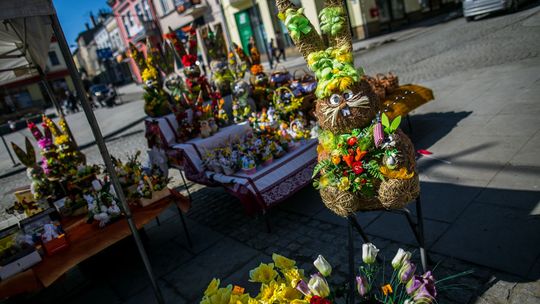 Rynek pełen wielkanocnych smakołyków, Gorliczanie zaopatrują się przed świętami