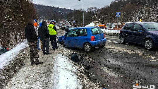 Ropica Górna: zderzenie volkswagena i audi AKTUALIZACJA