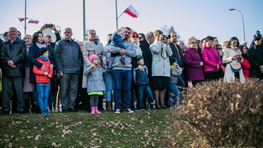 Gorlickie obchody 100. rocznicy odzyskania przez Polskę niepodległości. O godzinie 12.00 wybrzmiał hymn.