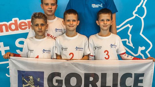 Nasi najmłodsi adepci siatkówki w TOP 10 najlepszych ekip w Polsce. Brawo!