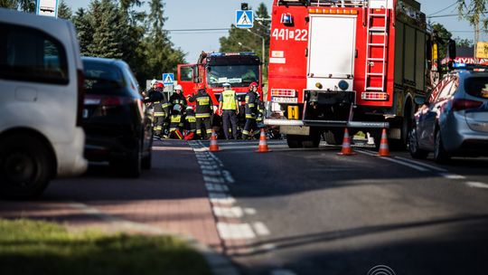 Dominikowice. Zderzenie skutera i osobówki. Jedna osoba ranna.