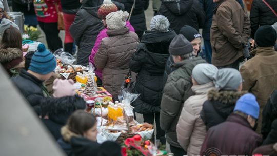 Były serdeczne życzenia i łamanie się opłatkiem. Gorliczanie spotkali się na miejskiej wigilii [ZDJĘCIA, VIDEO]